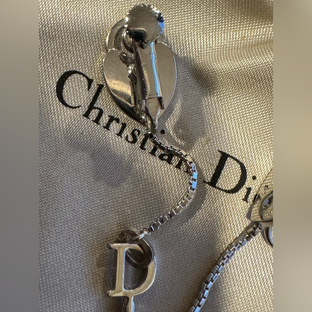 Dior Heart Padlock Cadena Earrings- NON PIERCED - Picture 6 of 12